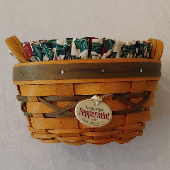 Longaberger Peppermint Tree Trimming Basket - Picture 2 of 12
